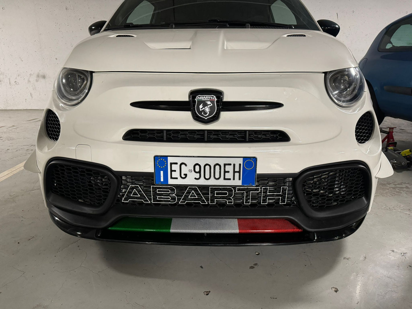 Splitter lama anteriore tricolore Abarth 595 in vera fibra di carbonio